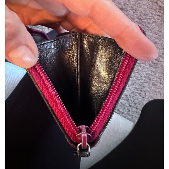 PRADA CHERRY TESSUTO + NAPPA CHERRY ZIP AROUND WALLET - Picture 5 of 10